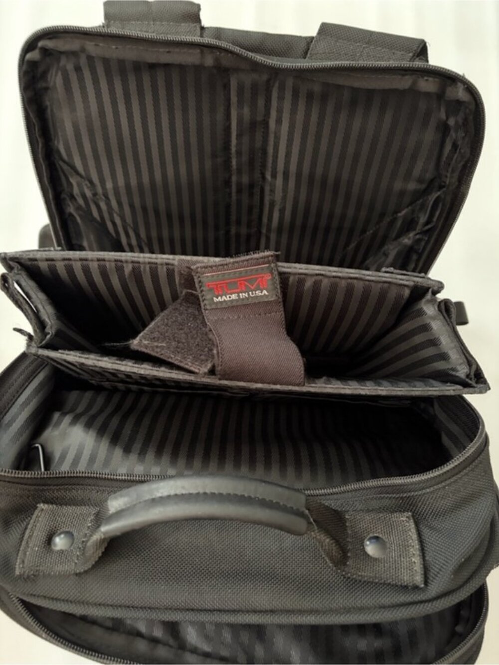 Tumi Backpack Alpha Black Laptop Backpack (Model 2644D3) Older Version - Picture 4 of 16